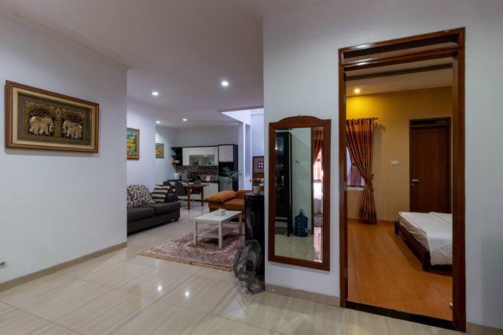 Spacious, White-Villa Belgareti @Kiara Condong Bandung Exterior foto