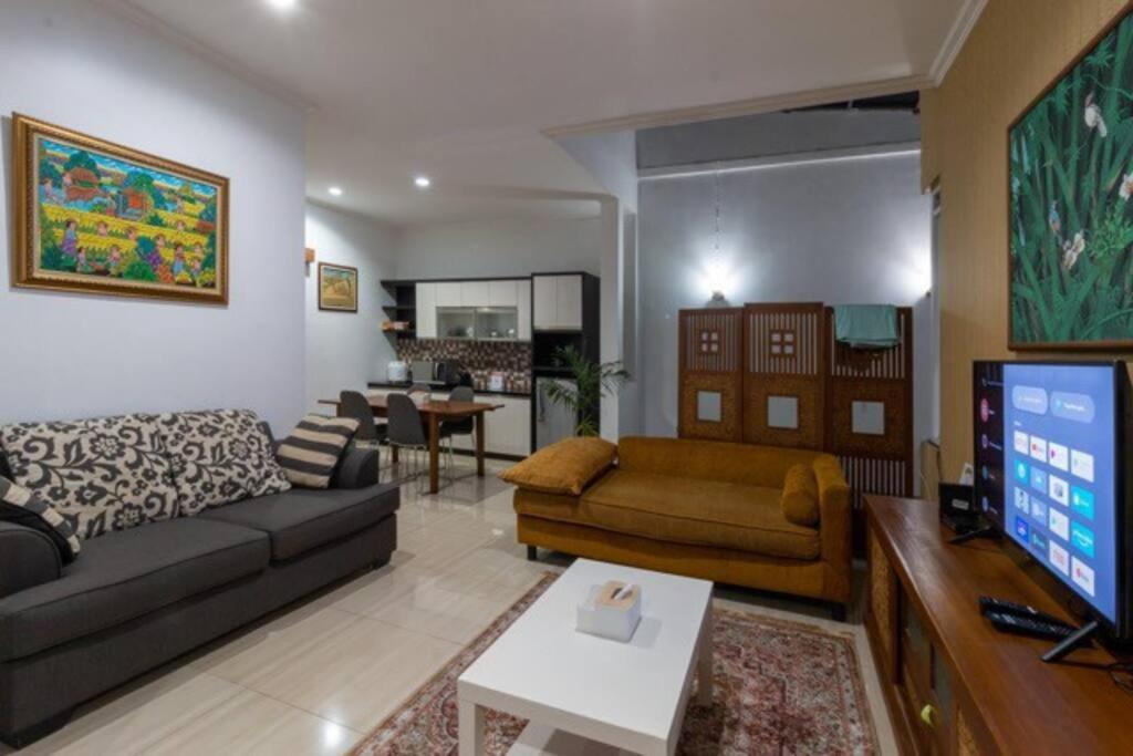 Spacious, White-Villa Belgareti @Kiara Condong Bandung Exterior foto